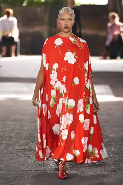 Look 28